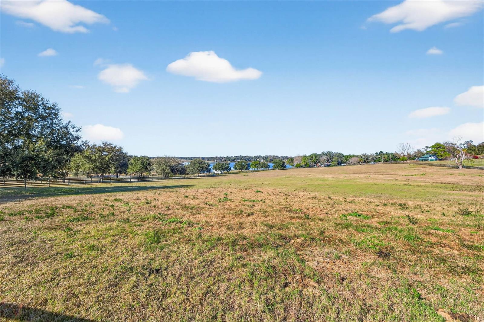 TB8466998 Property Photo