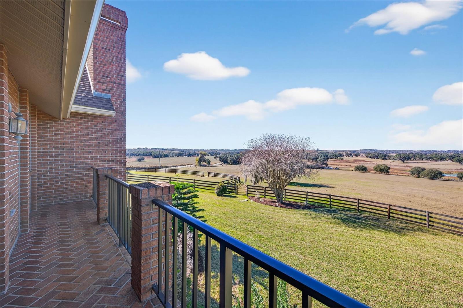 TB8466998 Property Photo