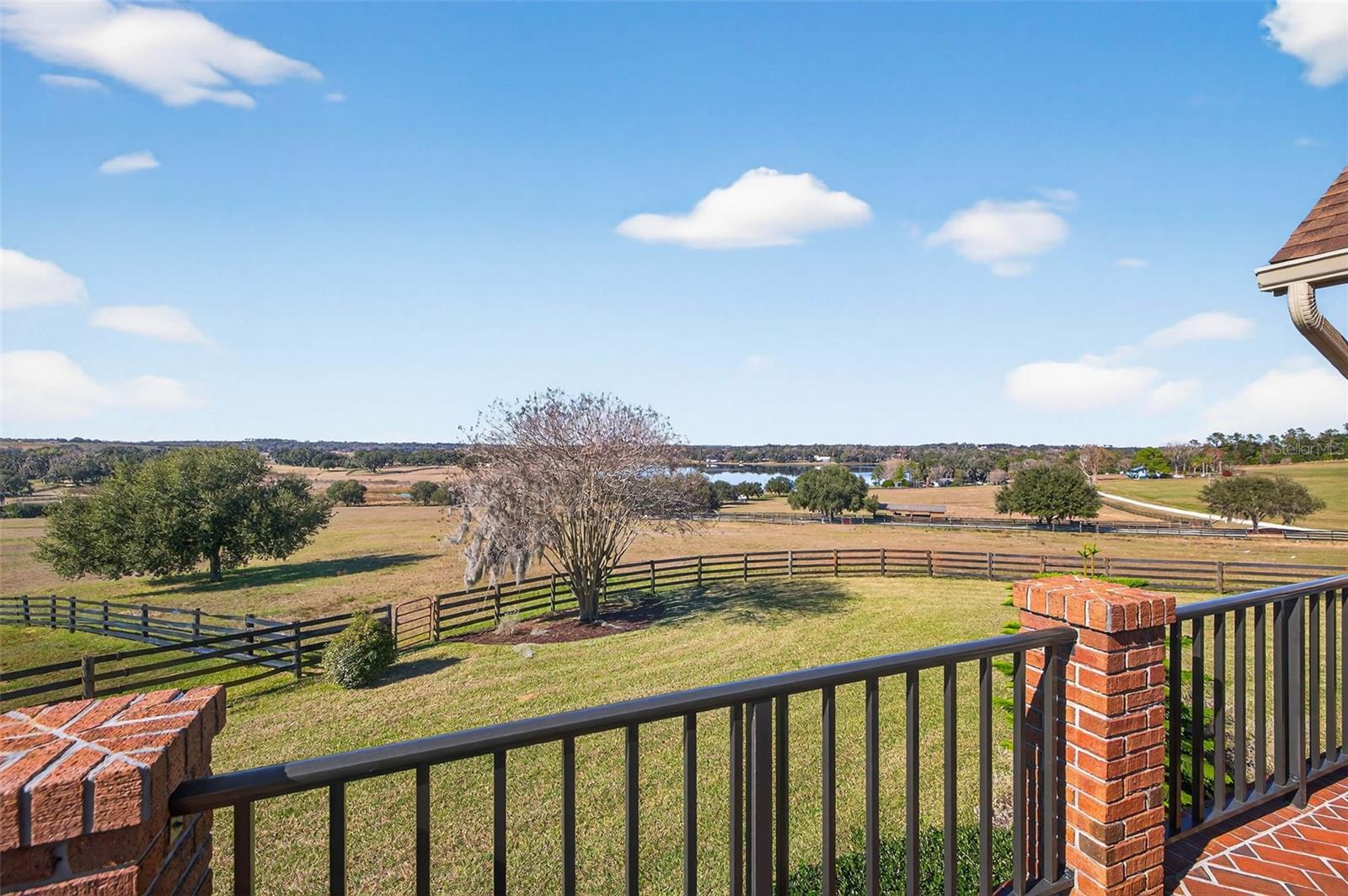 TB8466998 Property Photo