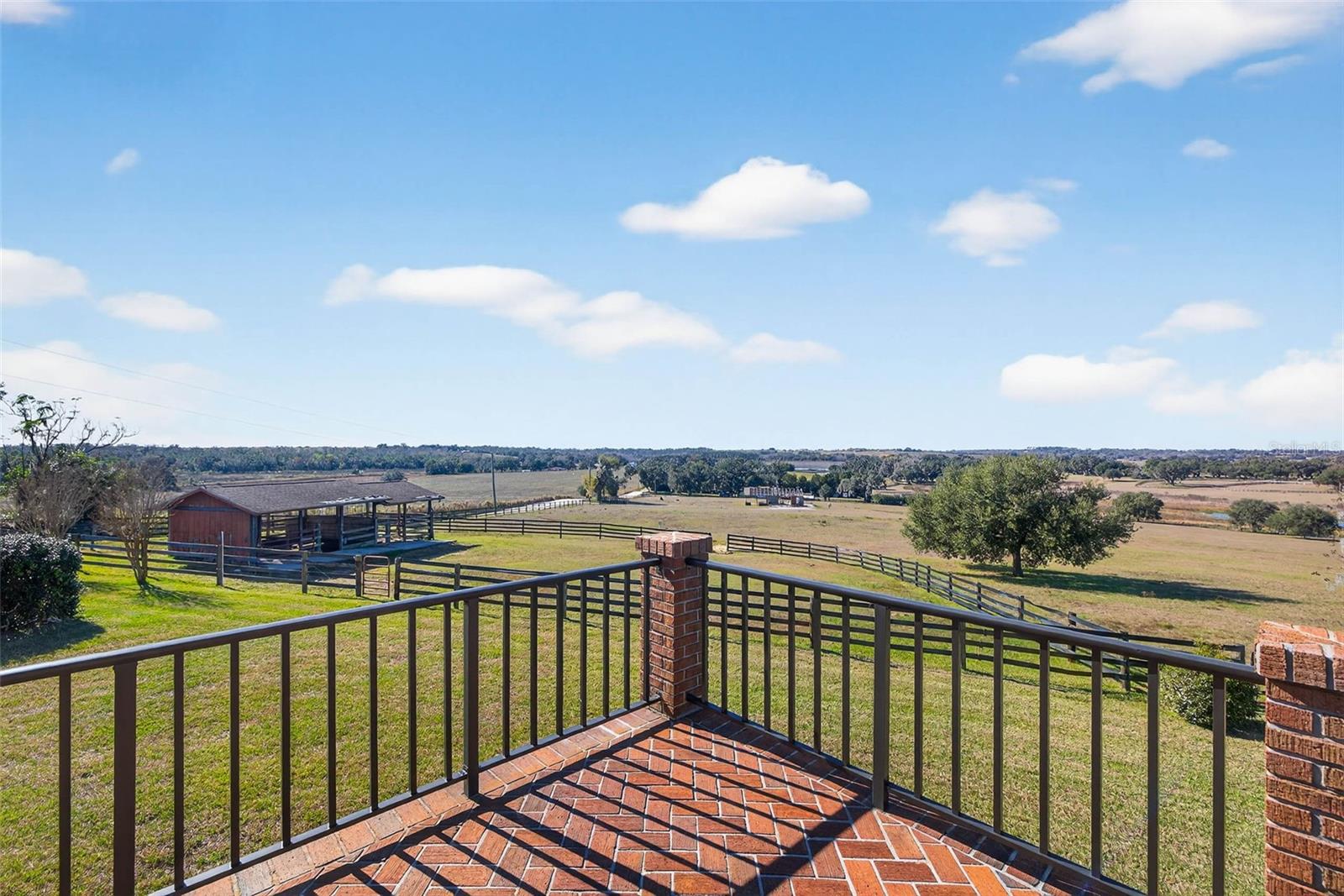 TB8466998 Property Photo