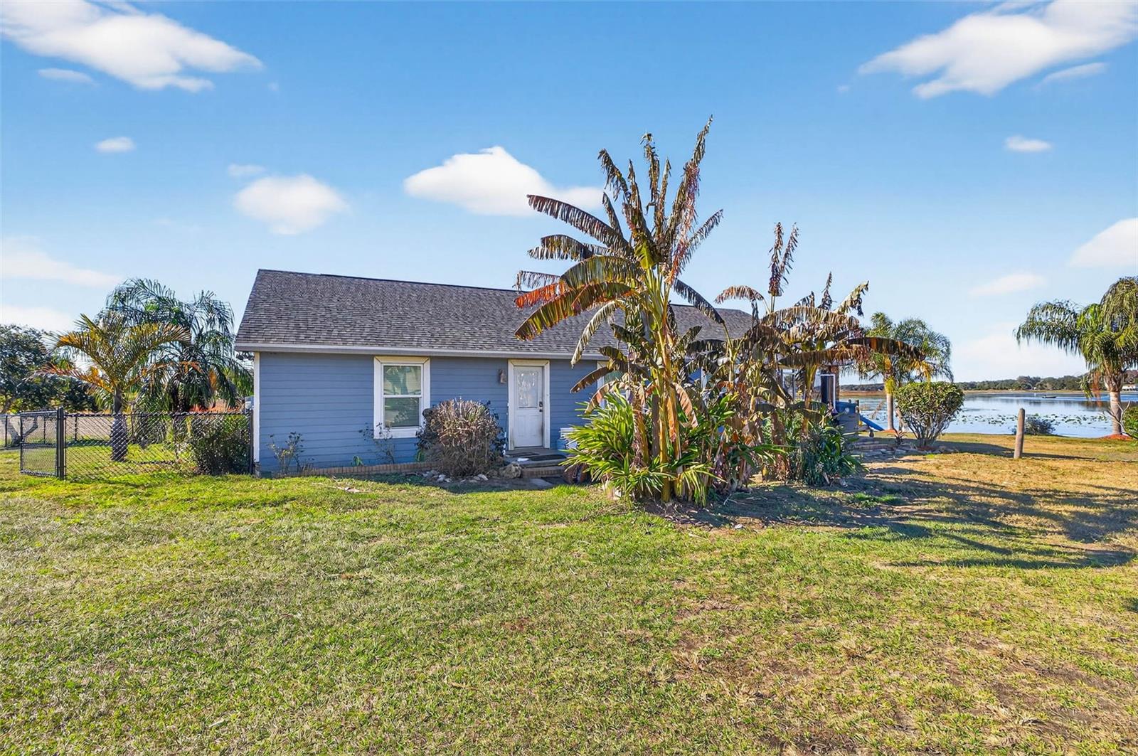 TB8466998 Property Photo