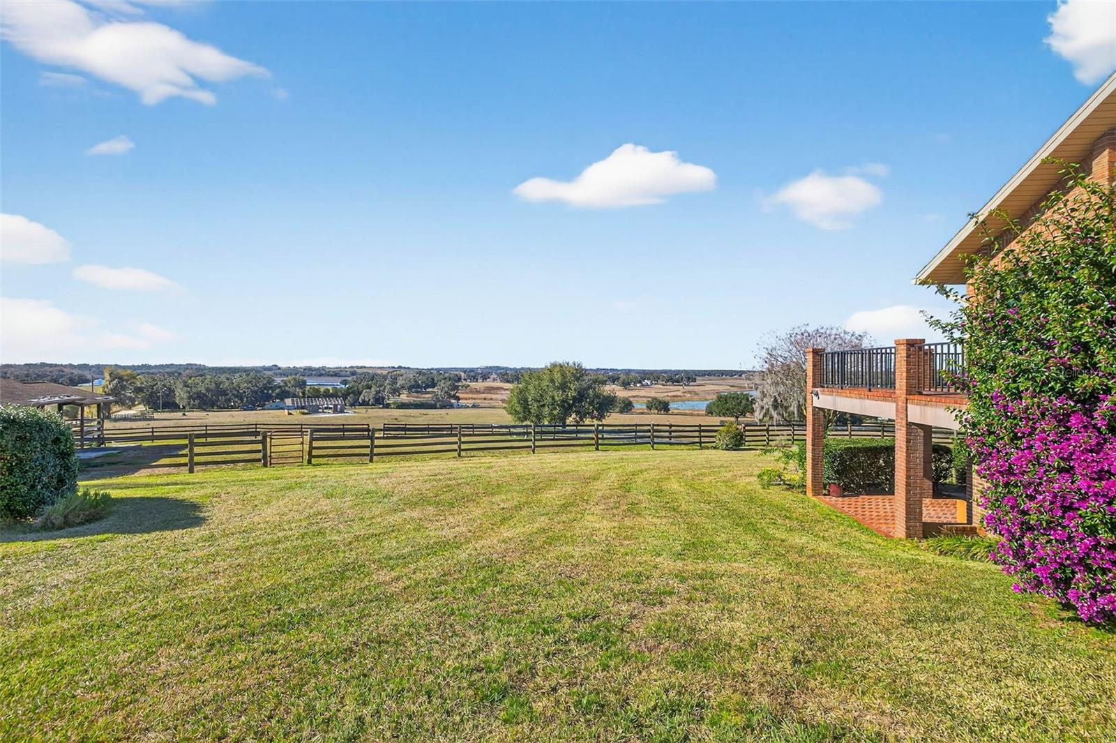 TB8466998 Property Photo