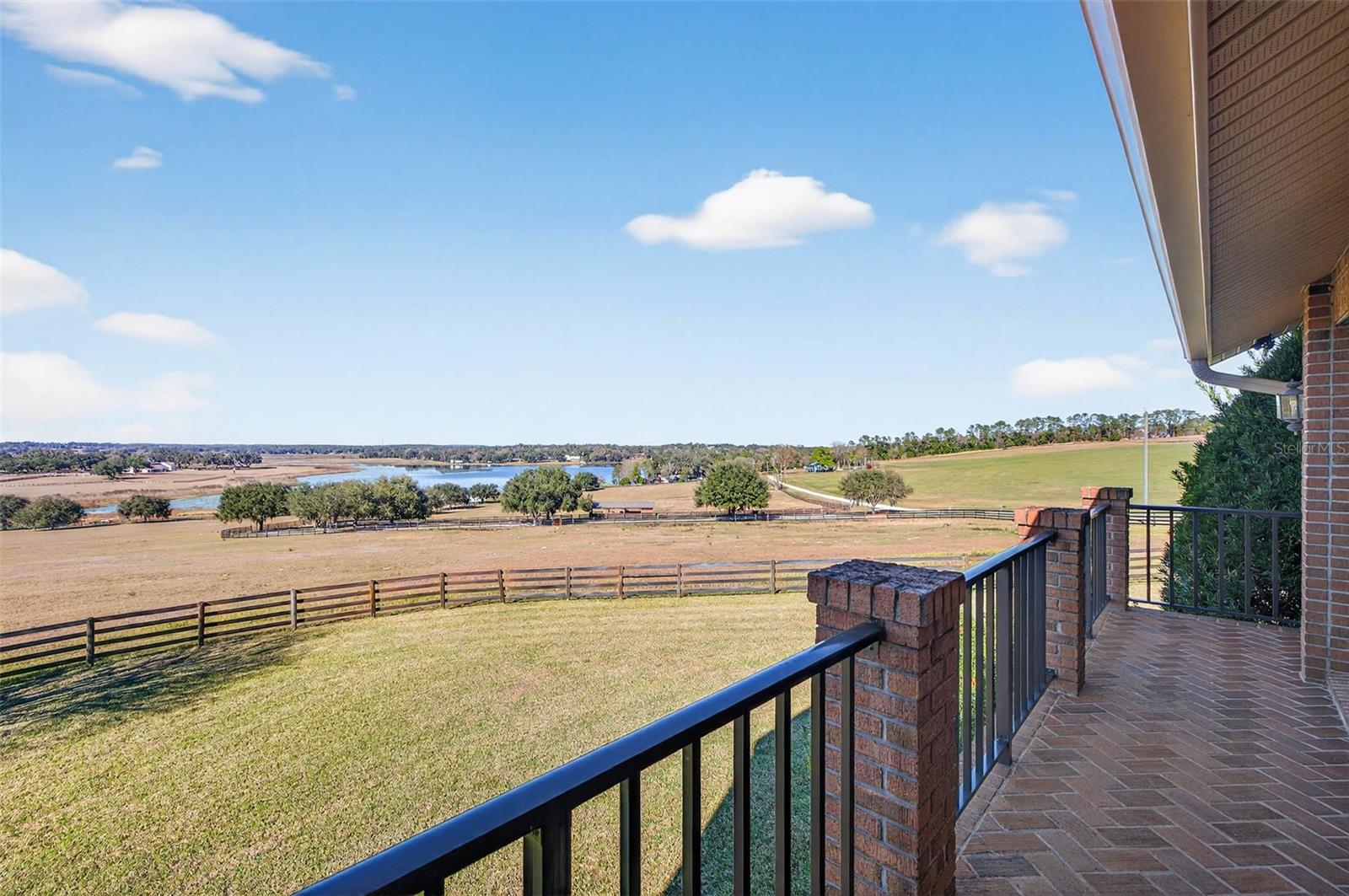 TB8466998 Property Photo