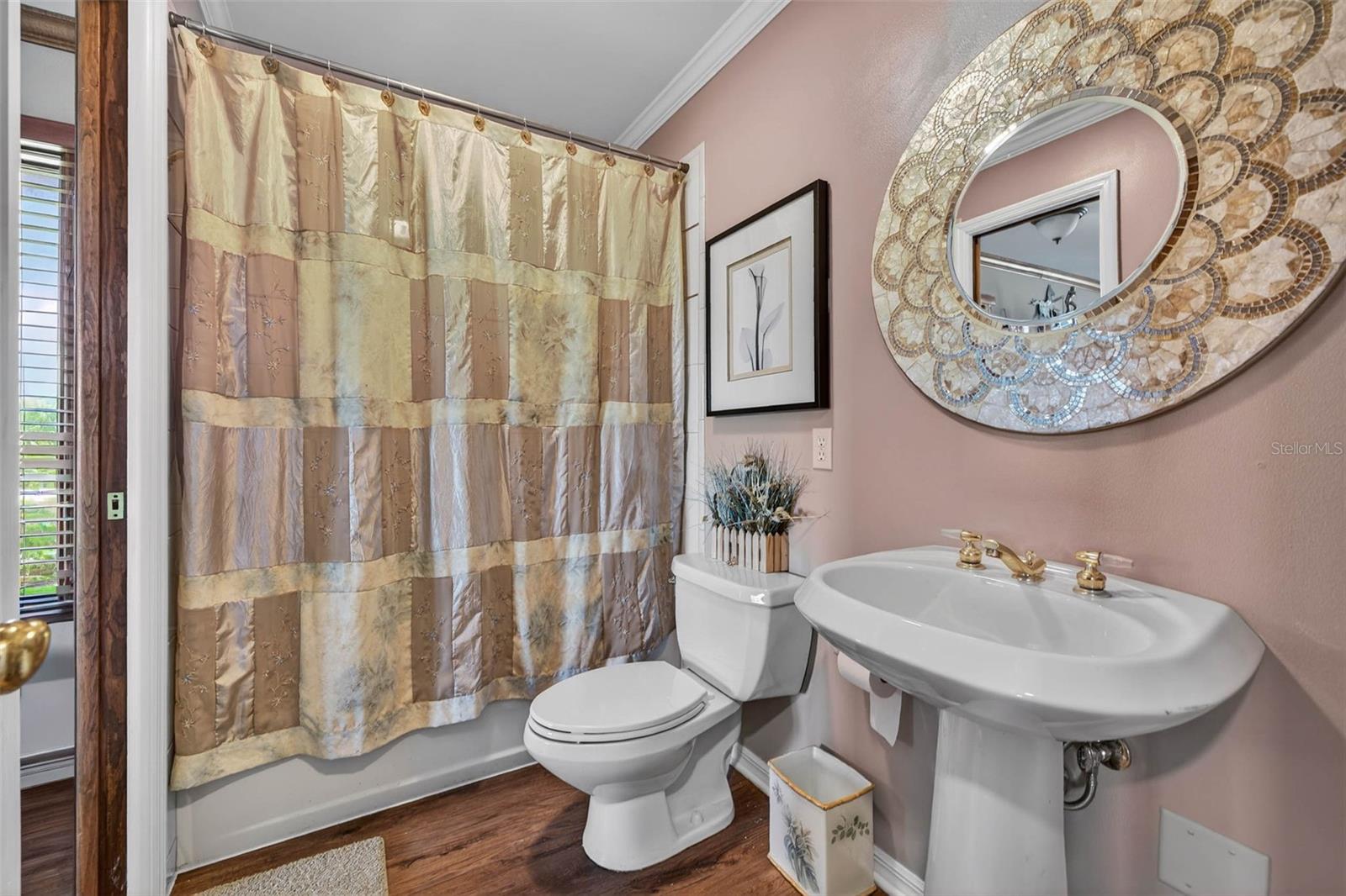 TB8466998 Property Photo