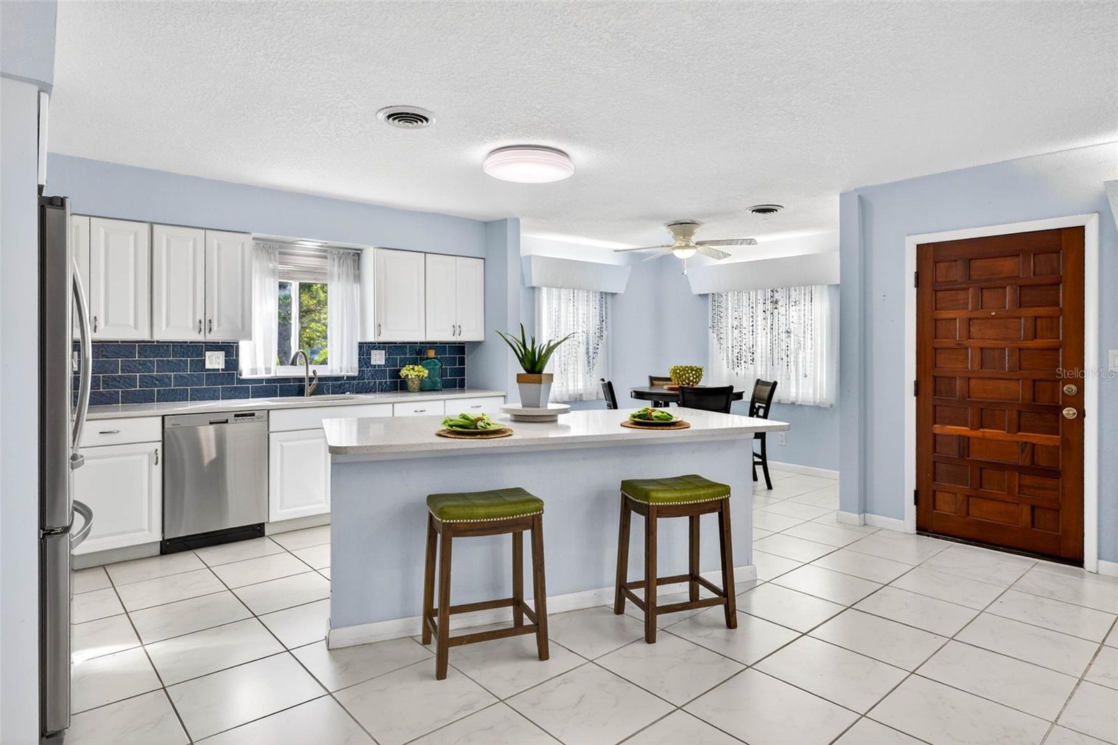 6701 BURLINGTON AVE N, ST PETERSBURG, FL, 33710