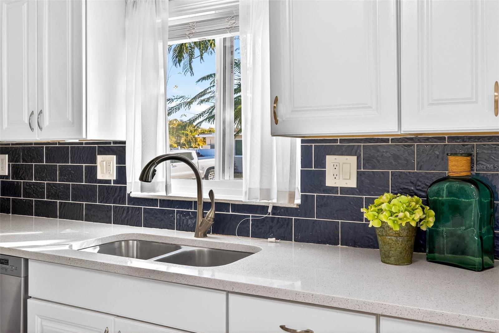 6701 BURLINGTON AVE N, ST PETERSBURG, FL, 33710