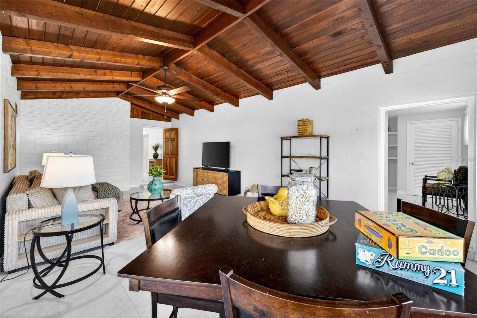 6701 BURLINGTON AVE N, ST PETERSBURG, FL, 33710