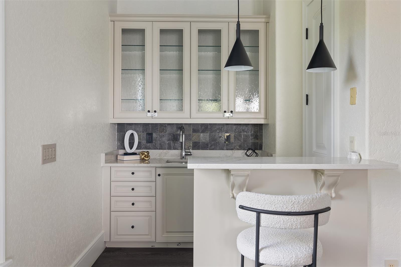 O6375693 Property Photo