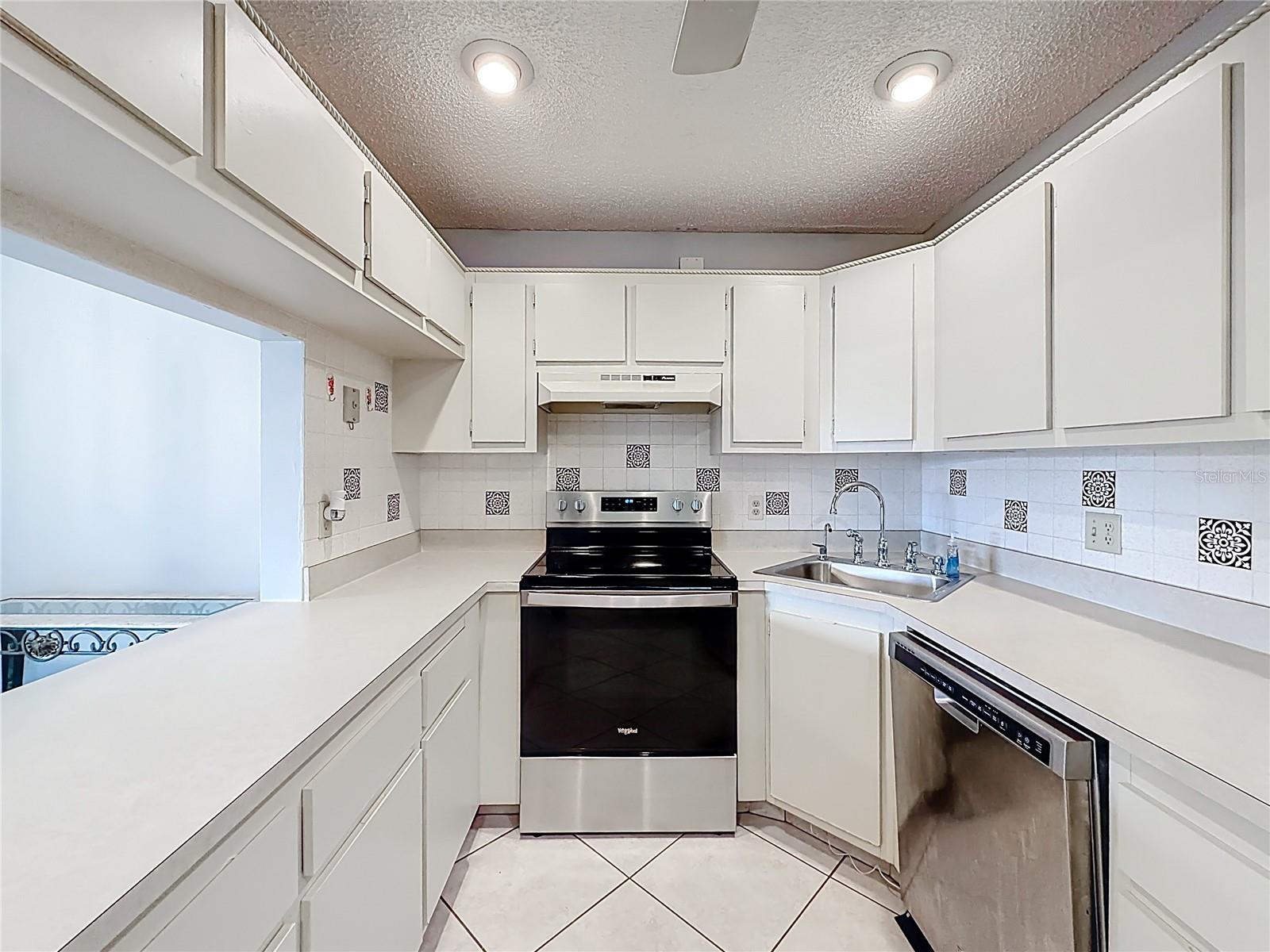 826 SKY PINE WAY #G2, GREENACRES, FL, 33415