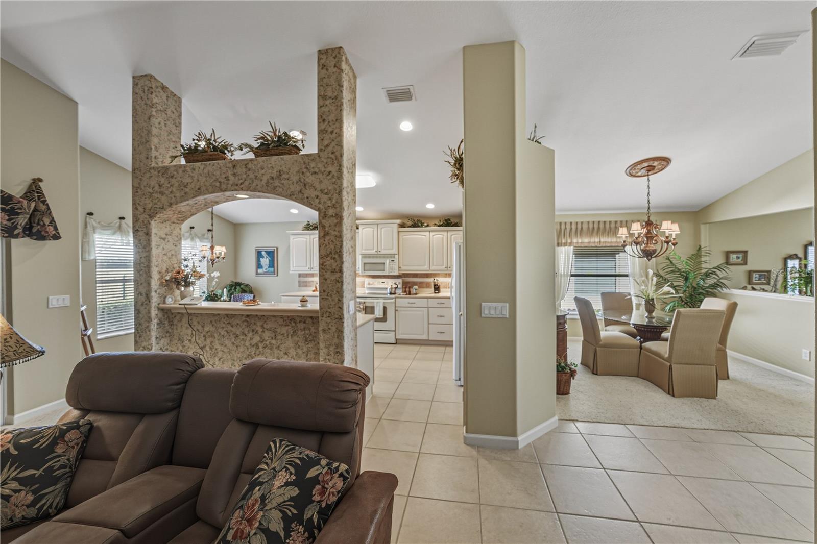 332 NIBLICK CIR, WINTER HAVEN, FL, 33881