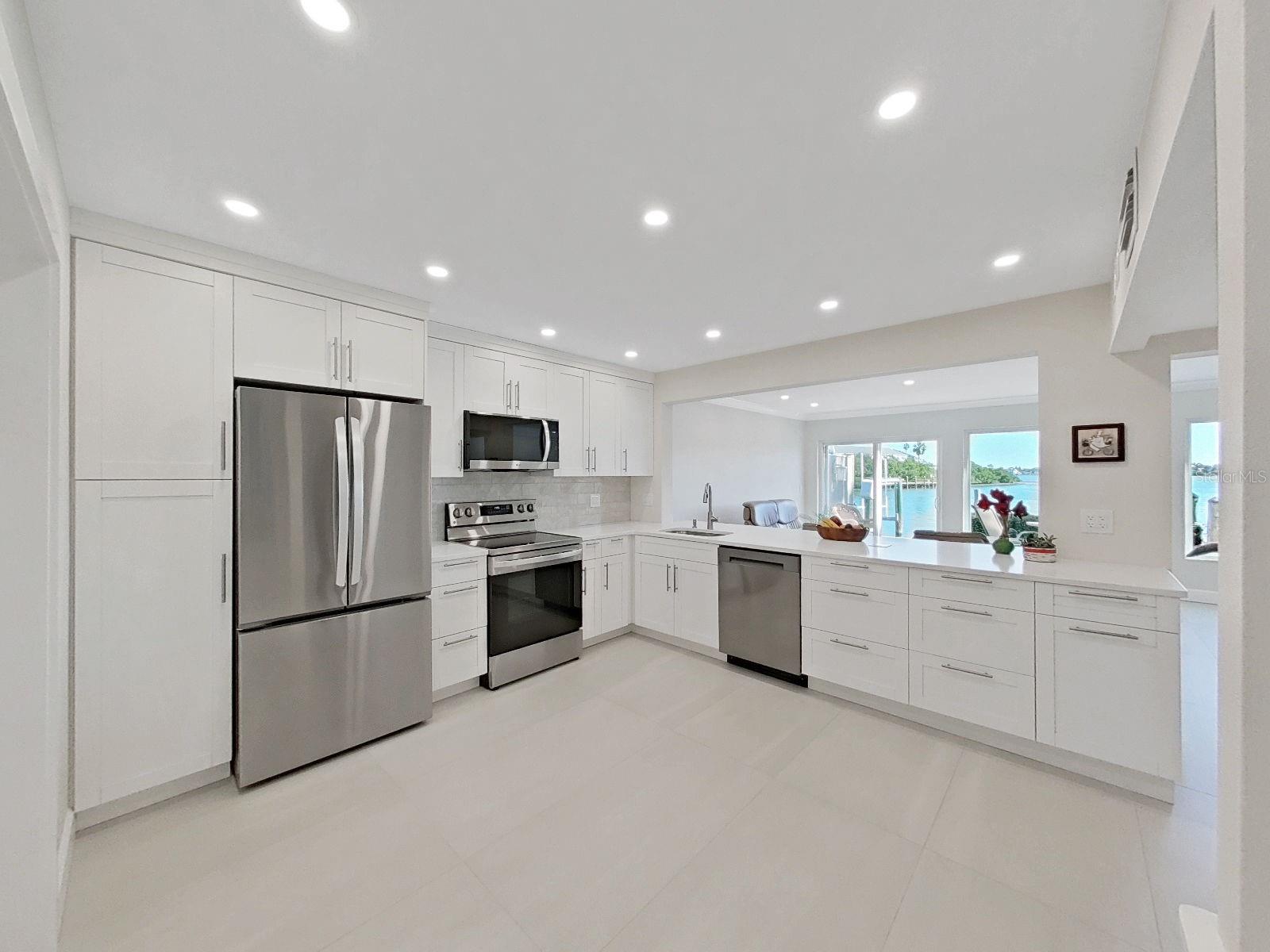 825 E GULF BLVD #110, INDIAN ROCKS BEACH, FL, 33785