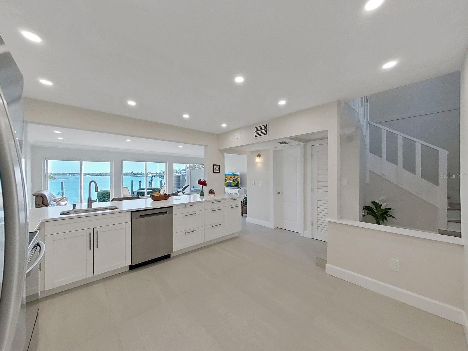 825 E GULF BLVD #110, INDIAN ROCKS BEACH, FL, 33785