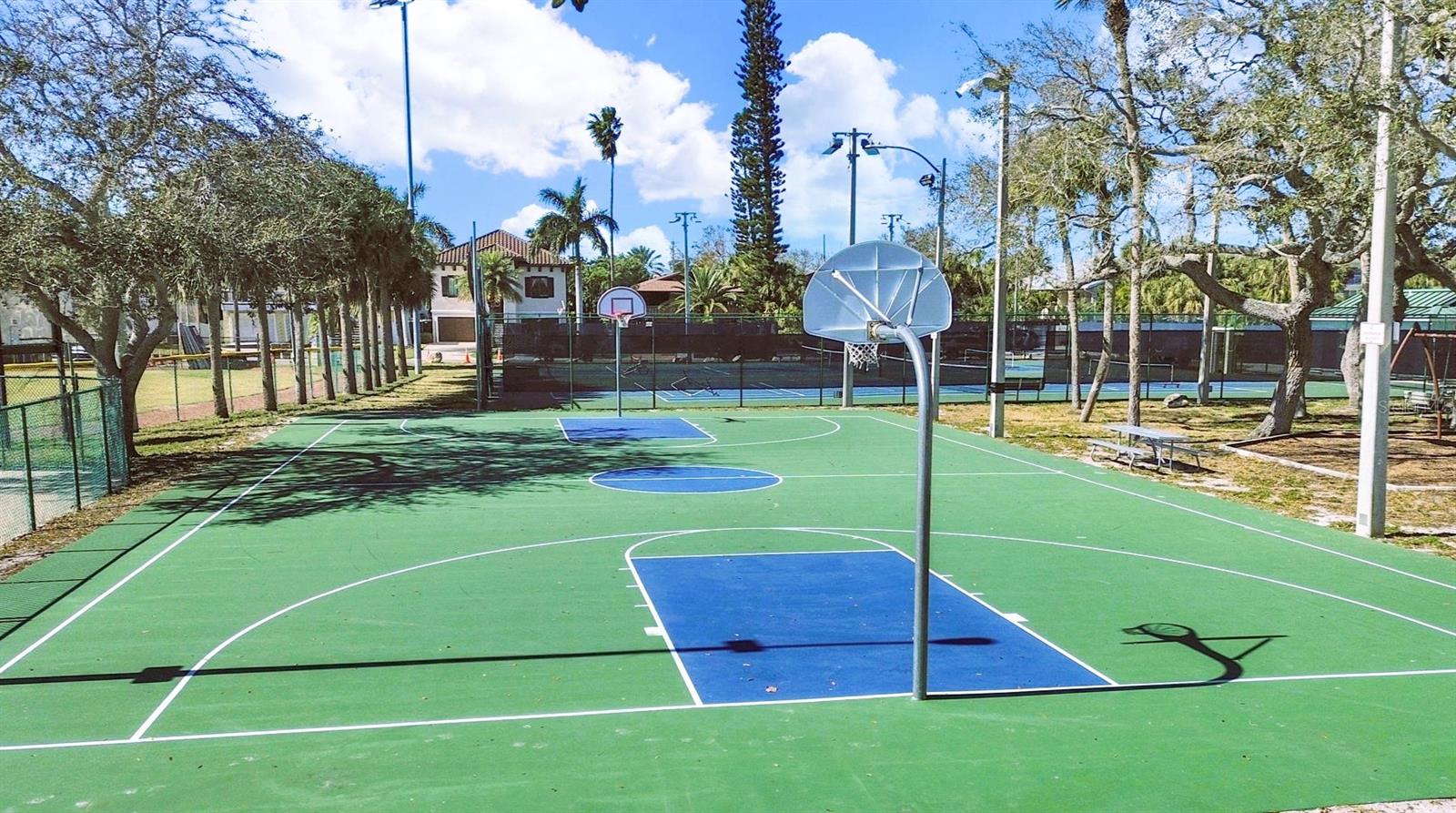 825 E GULF BLVD #110, INDIAN ROCKS BEACH, FL, 33785