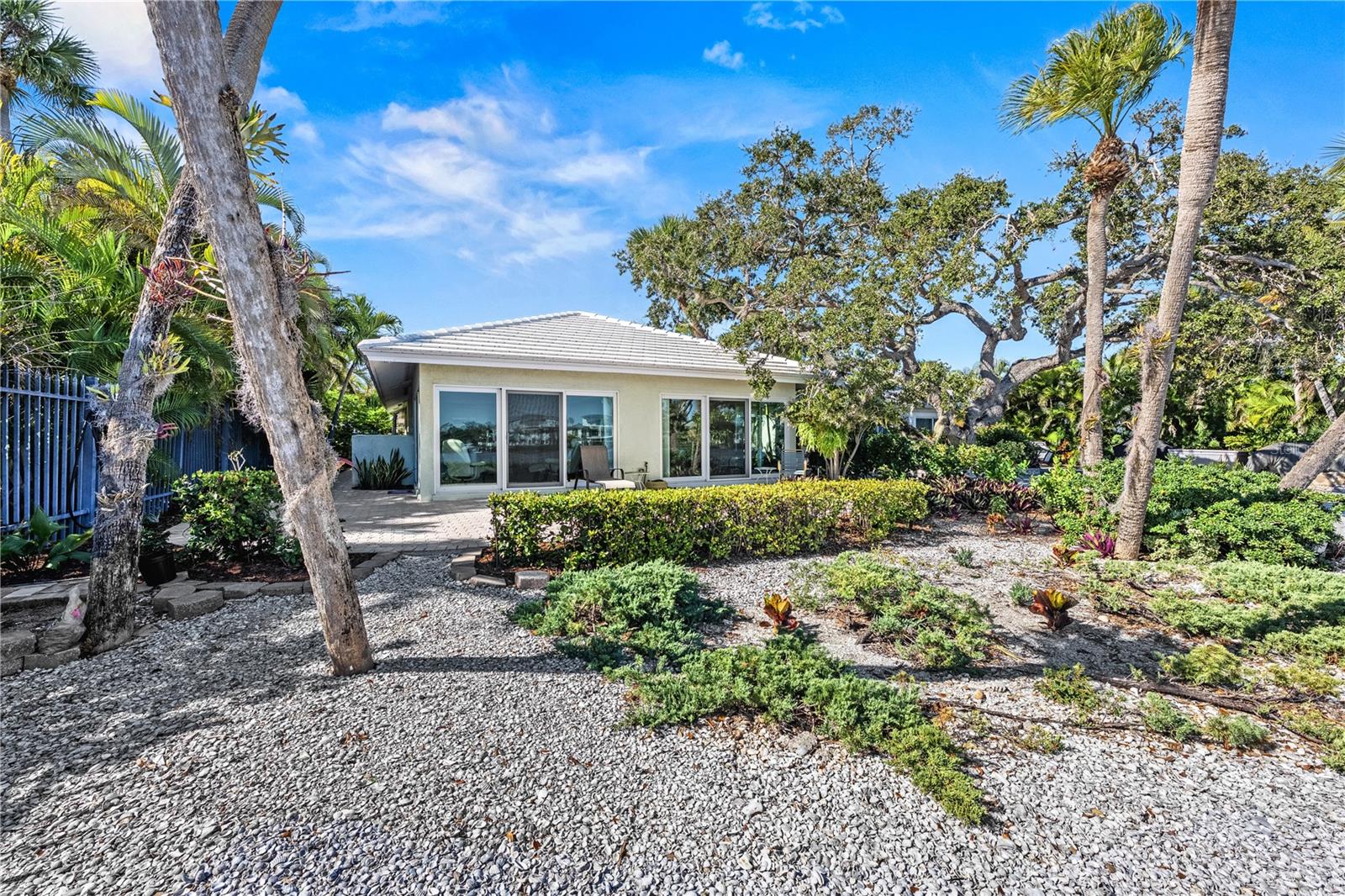 1320 MOONMIST DR #B-11, SARASOTA, FL, 34242