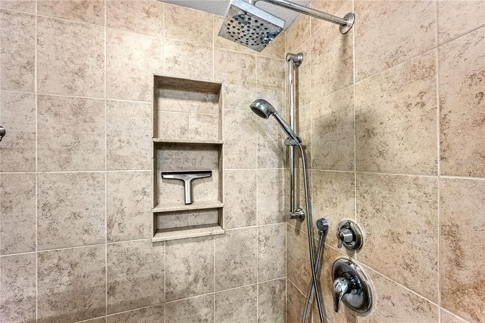 1320 MOONMIST DR #B-11, SARASOTA, FL, 34242