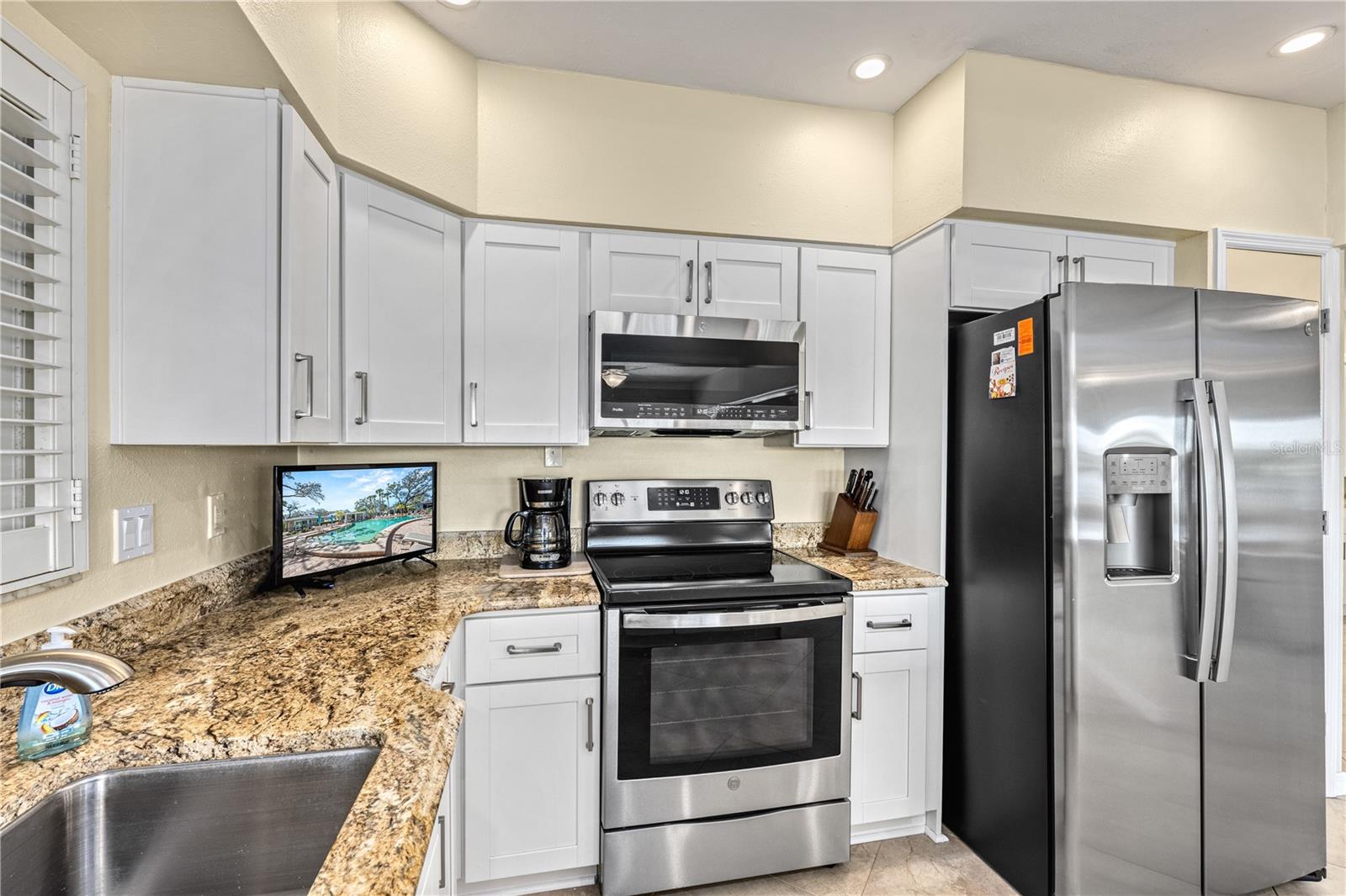 1320 MOONMIST DR #B-11, SARASOTA, FL, 34242