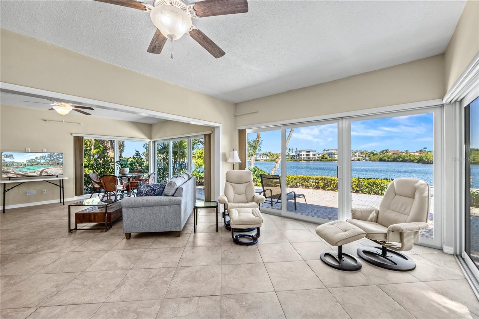 1320 MOONMIST DR #B-11, SARASOTA, FL, 34242