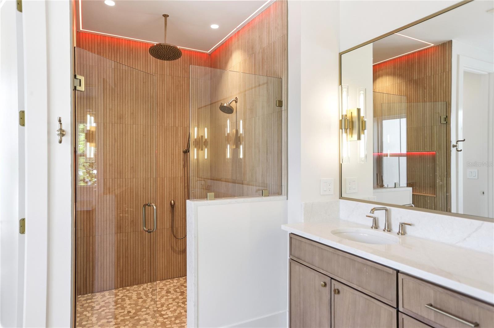 9 E NEWELL ST, WINTER GARDEN, FL, 34787