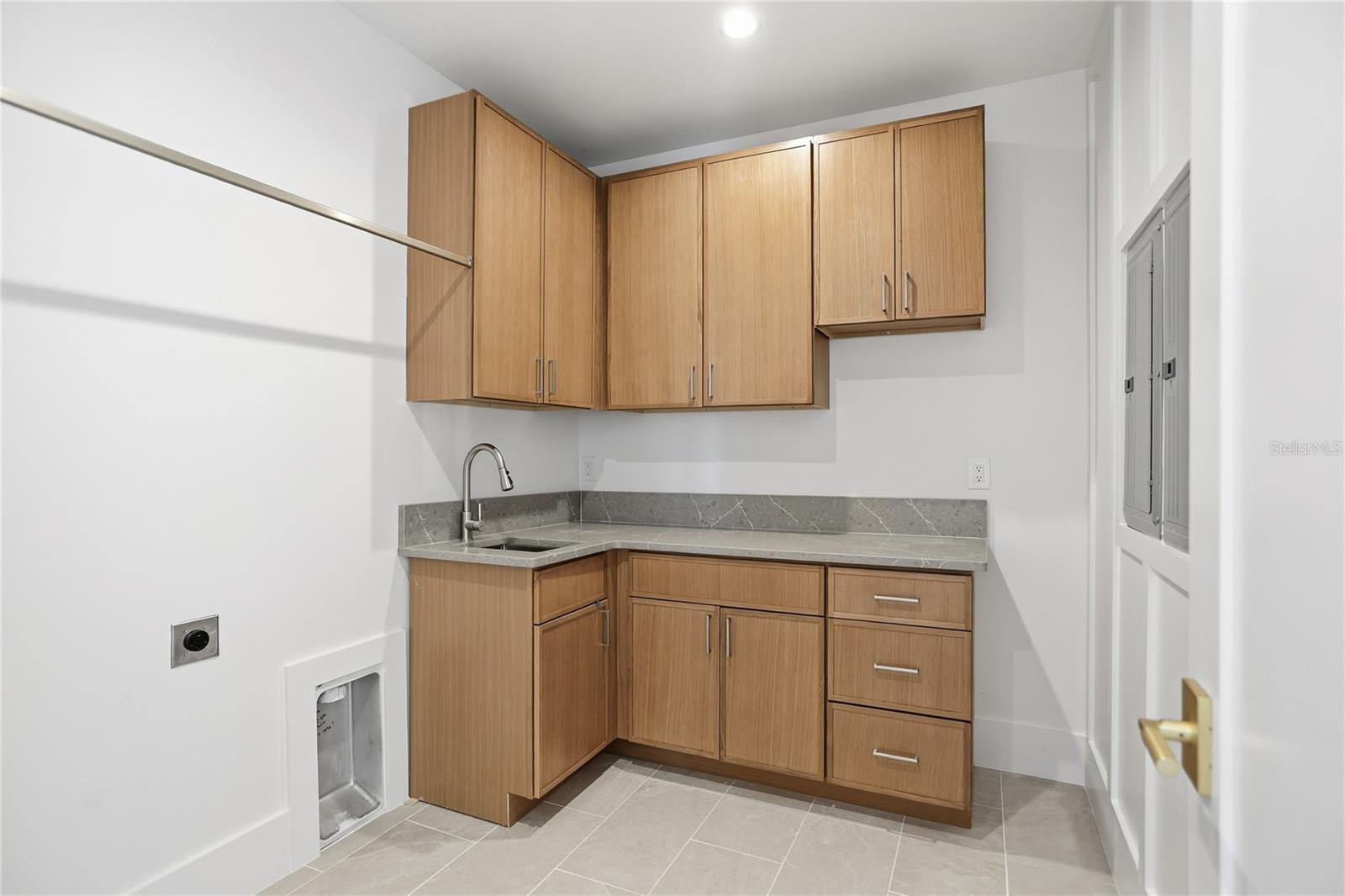 9 E NEWELL ST, WINTER GARDEN, FL, 34787