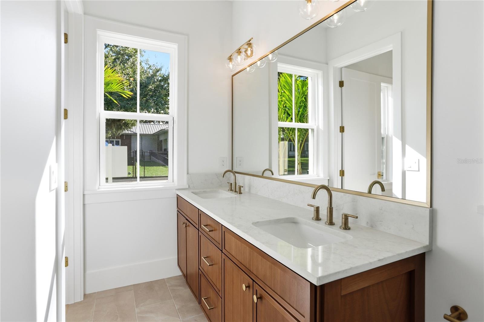 9 E NEWELL ST, WINTER GARDEN, FL, 34787