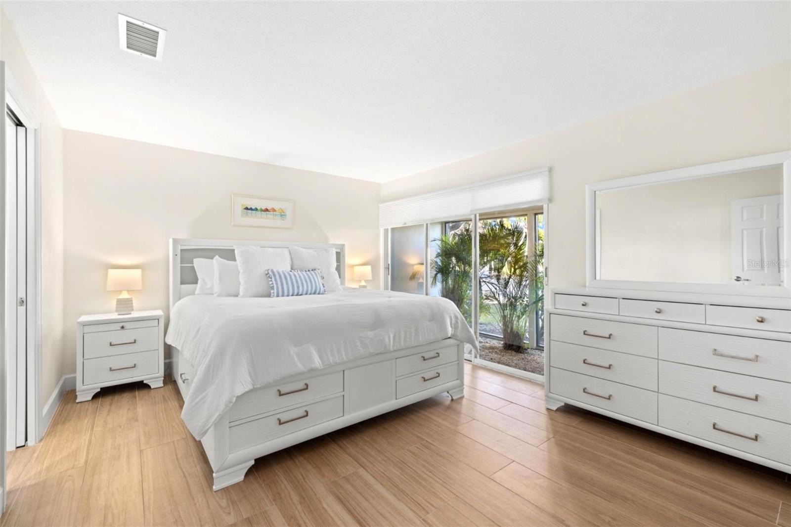 237 HOURGLASS WAY #V6, SARASOTA, FL, 34242