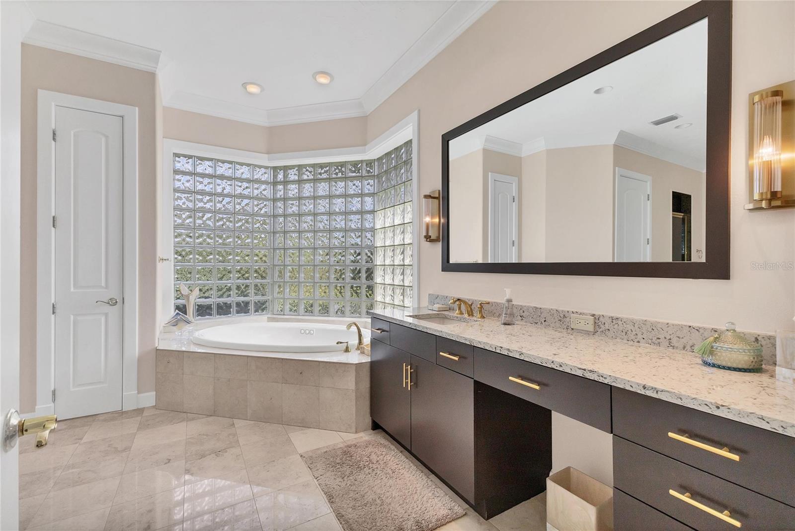 A4679288 Property Photo