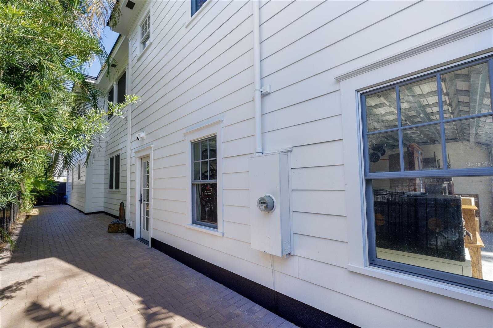 TB8467265 Property Photo