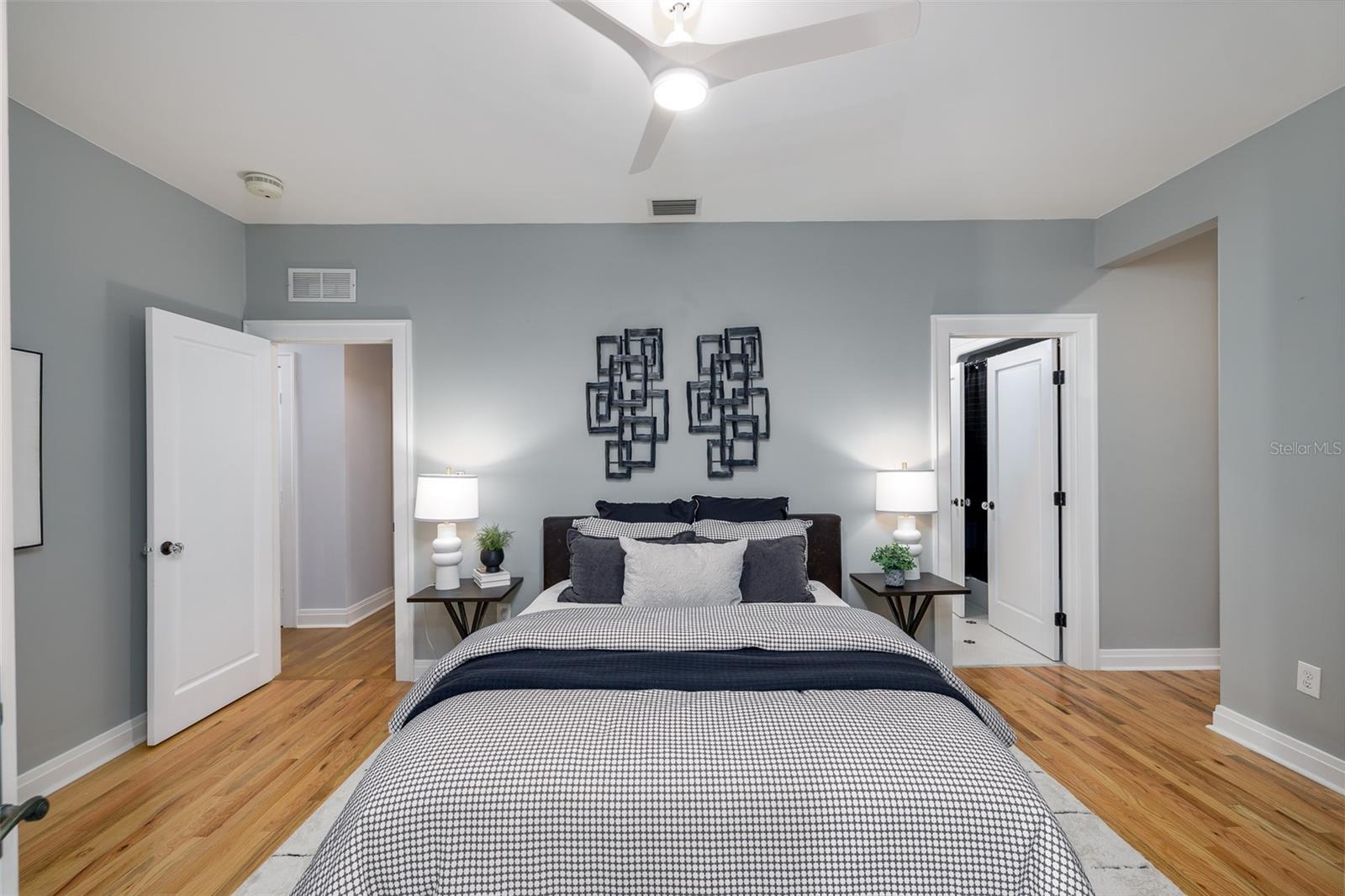 TB8467265 Property Photo