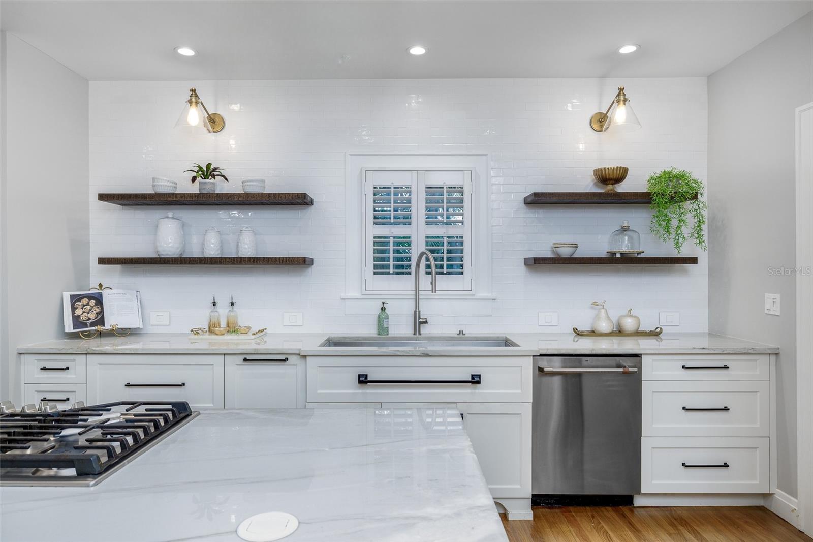 TB8467265 Property Photo