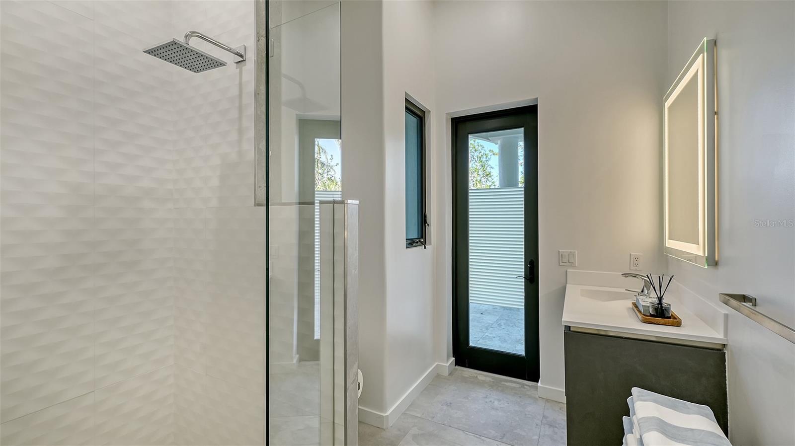 A4679306 Property Photo