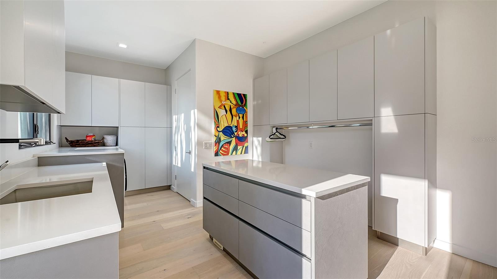 A4679306 Property Photo