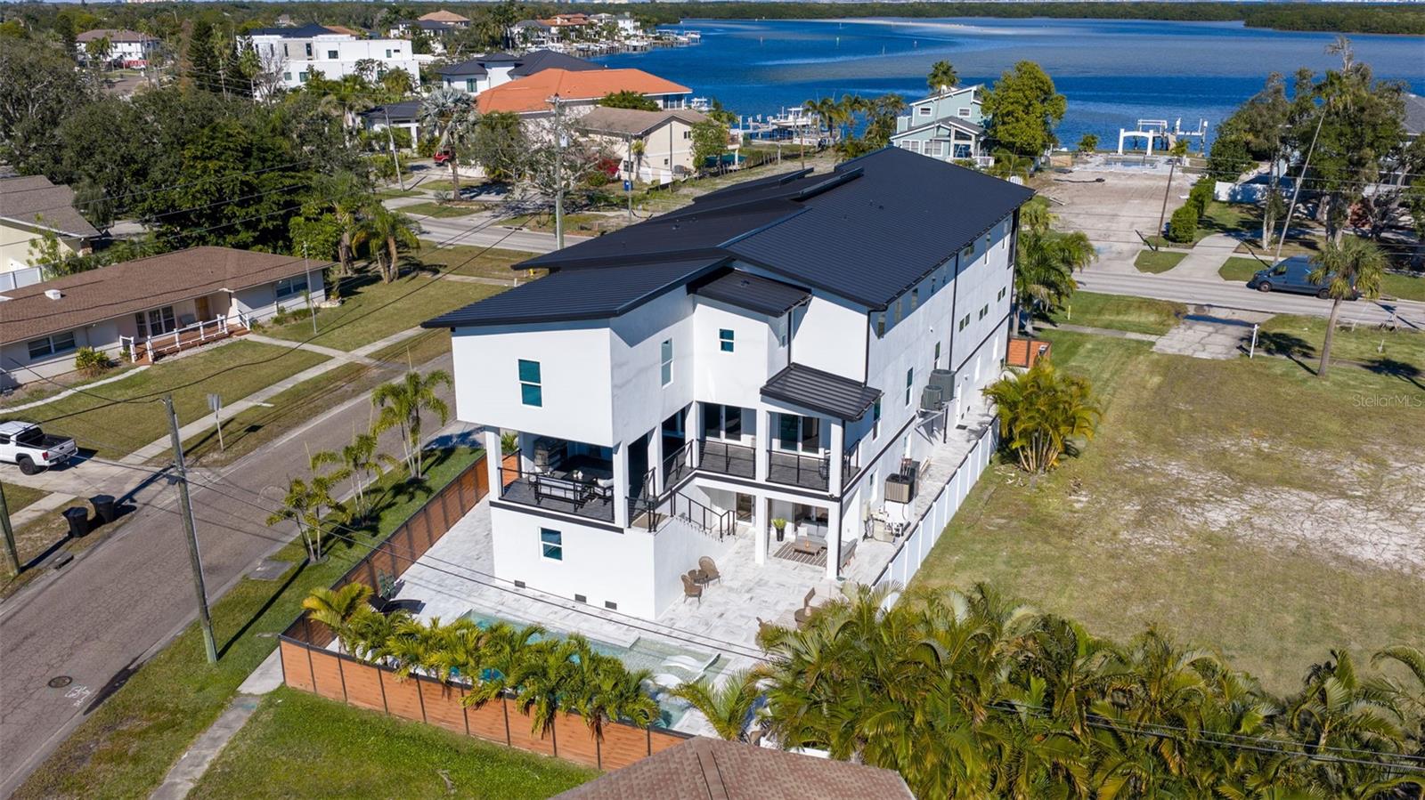 TB8467428 Property Photo