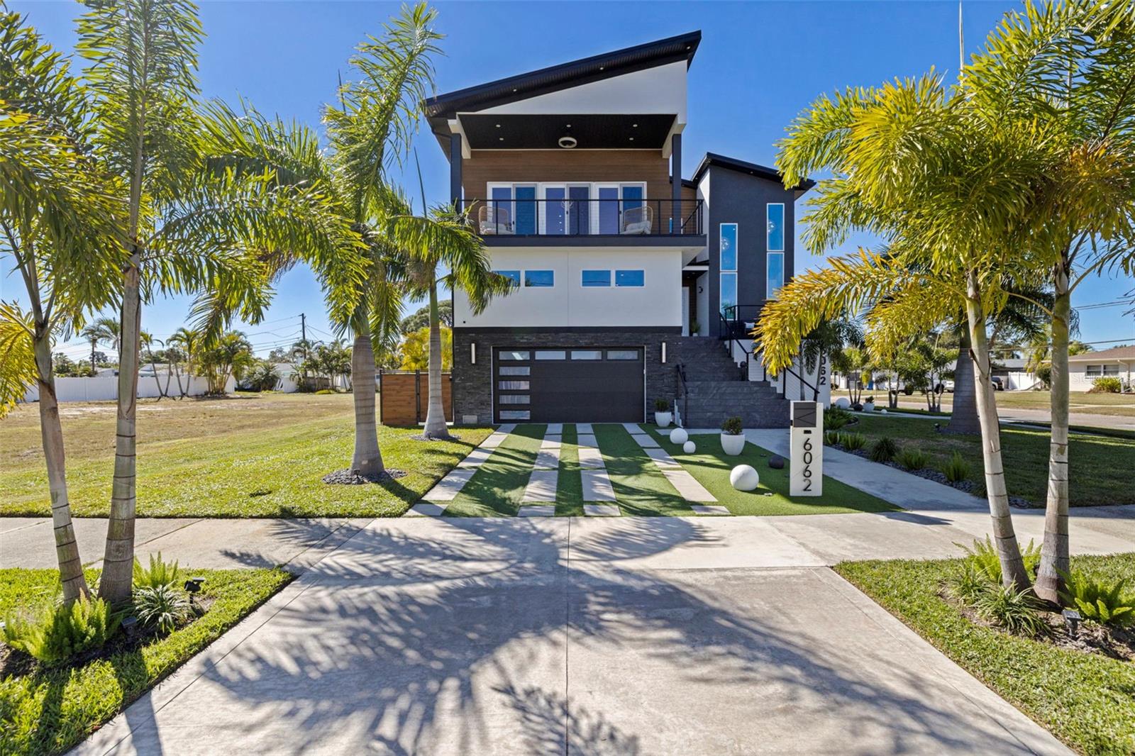 TB8467428 Property Photo