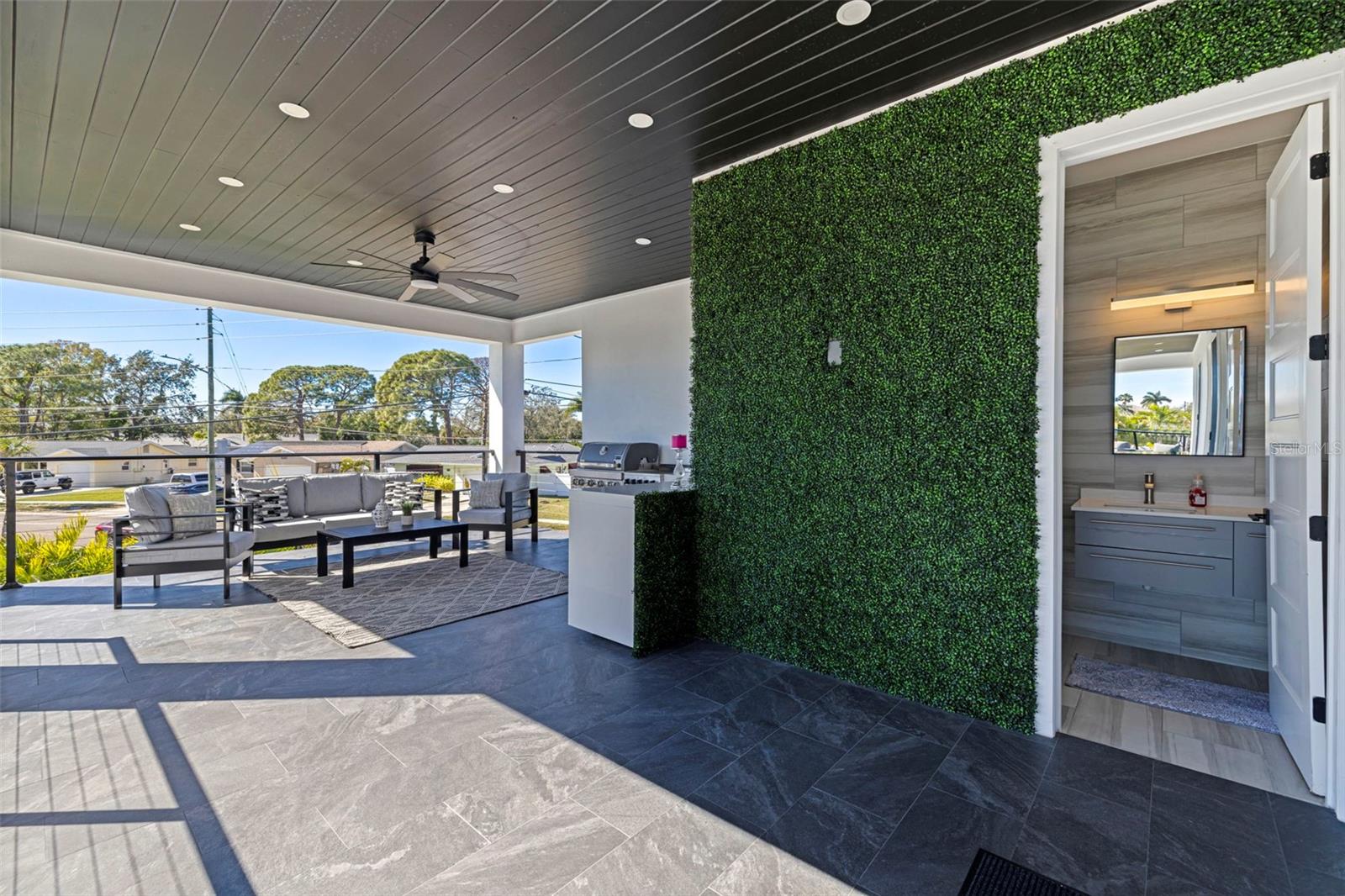 TB8467428 Property Photo