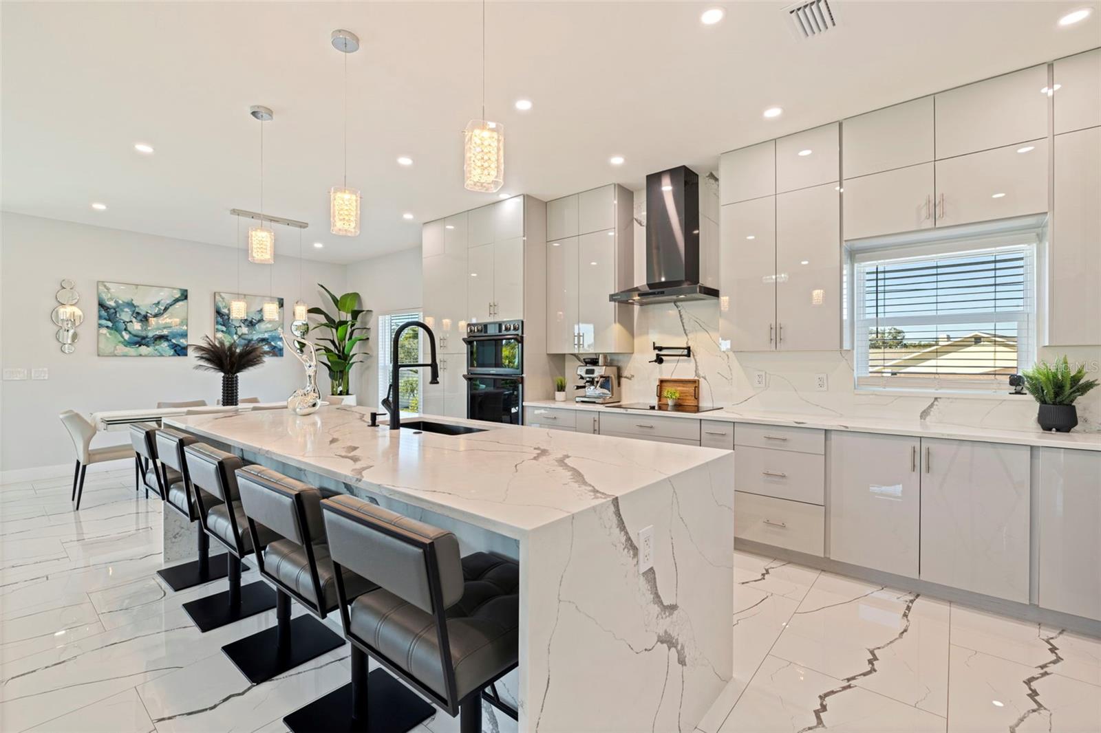 TB8467428 Property Photo