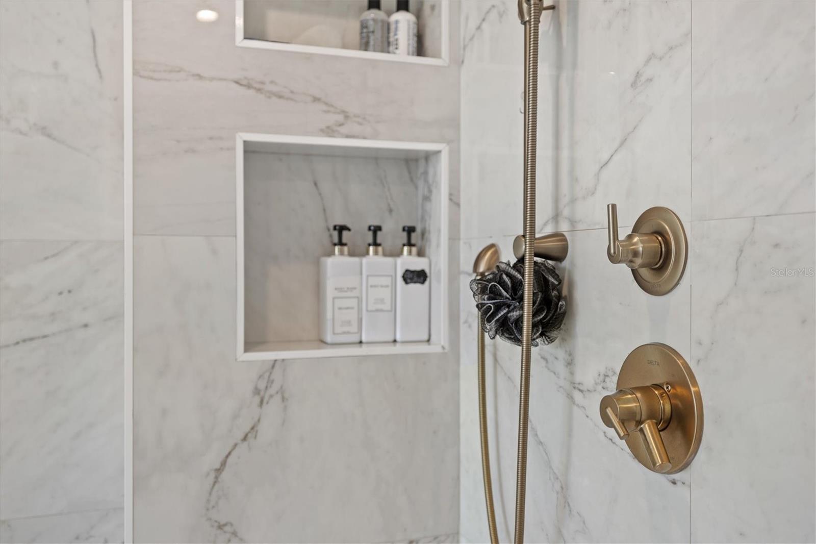 A4679359 Property Photo