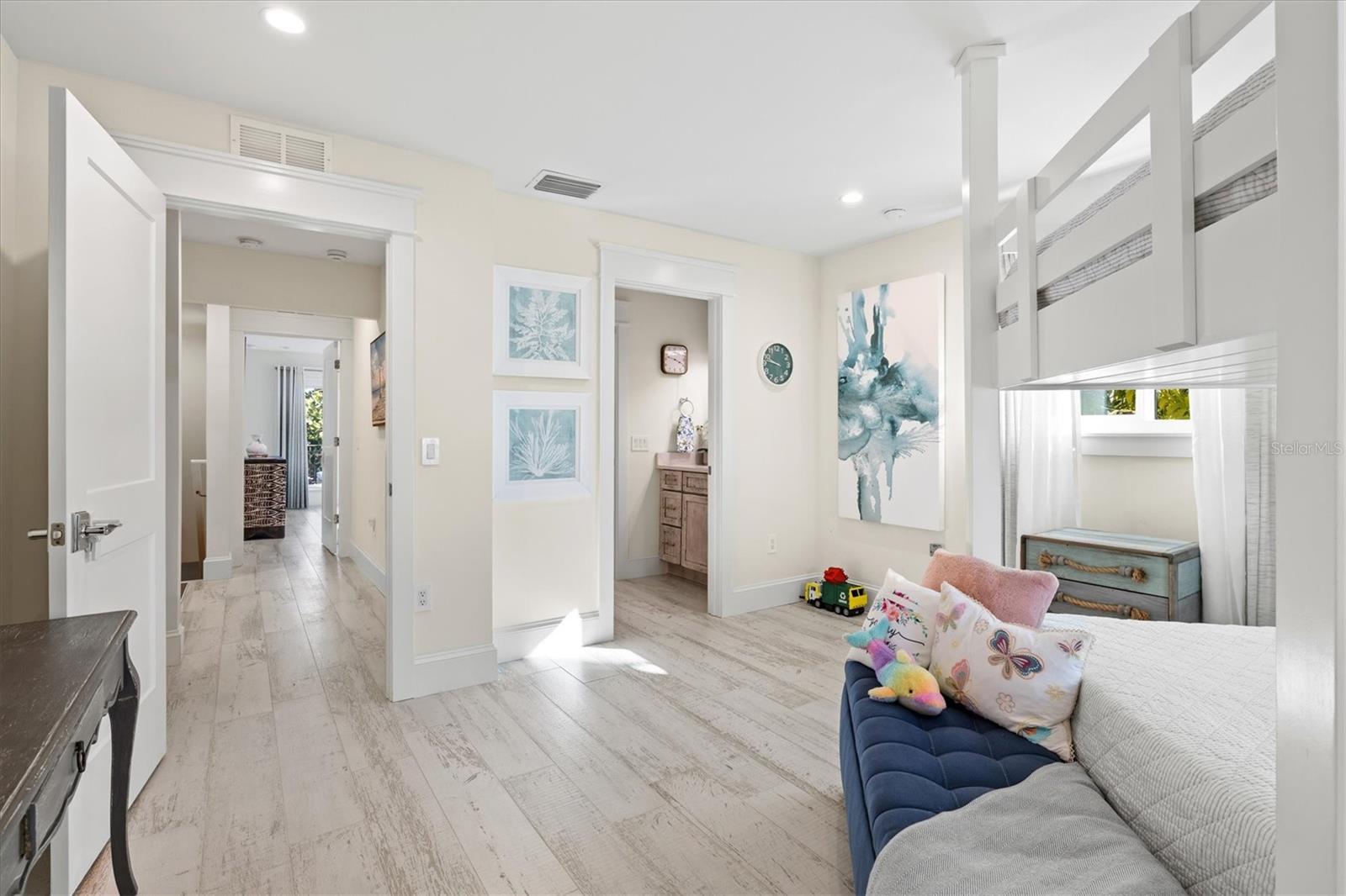 A4679359 Property Photo