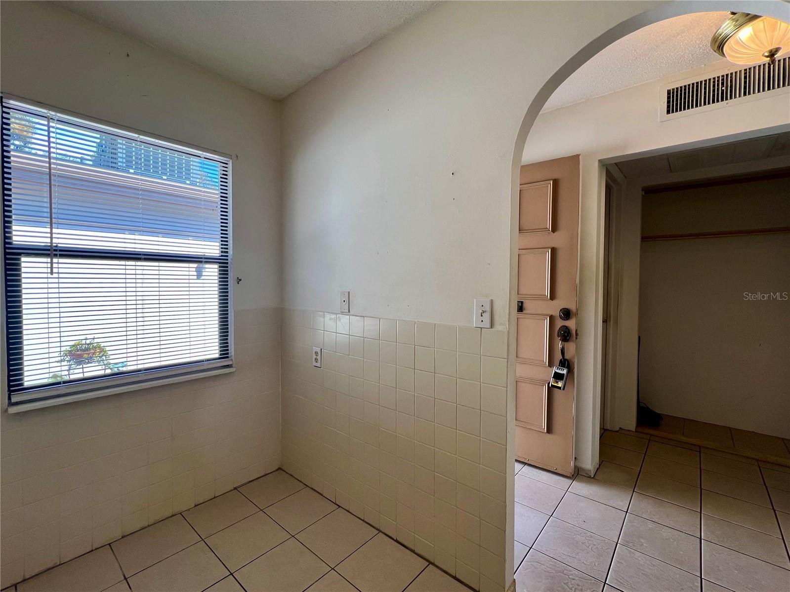 TB8467449 Property Photo