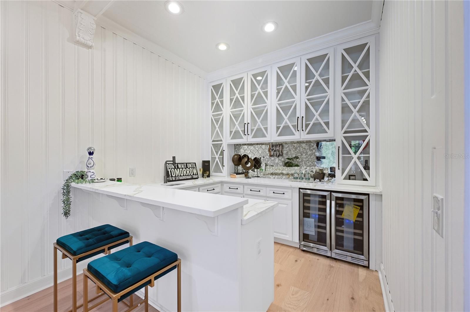 Wet bar off family room, Great for entertaining