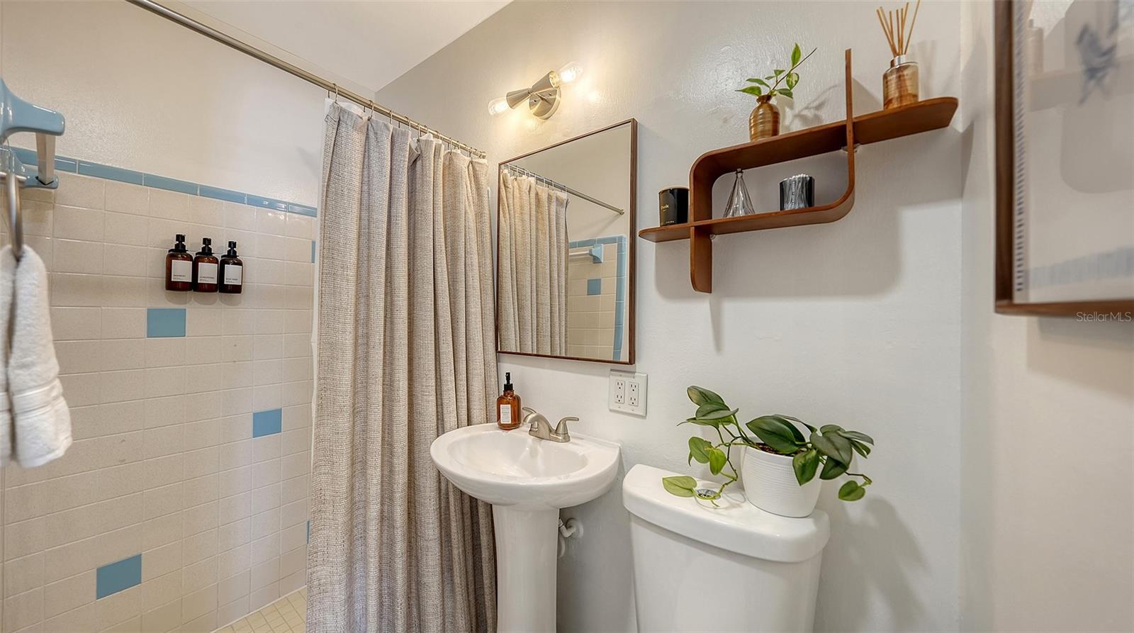 603 BARNES PKWY, NOKOMIS, FL, 34275