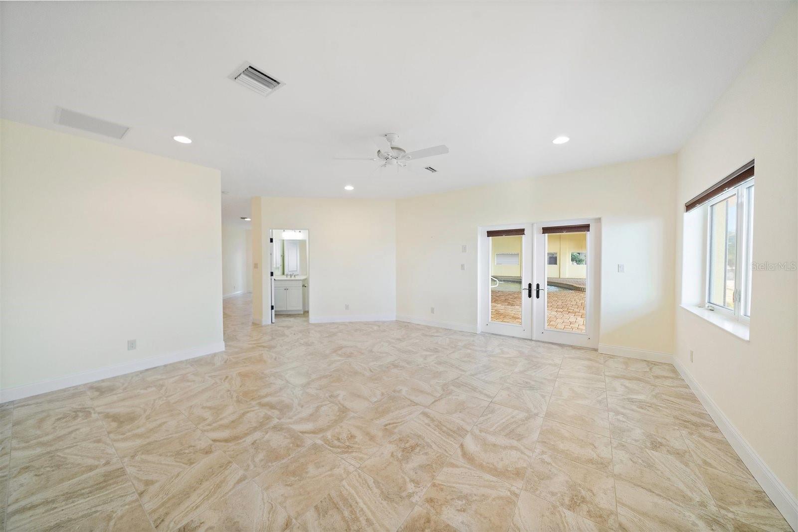 A4679365 Property Photo