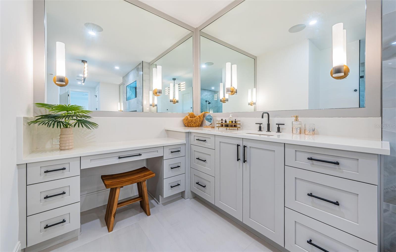 218 SYDNEY LN, REDINGTON SHORES, FL, 33708