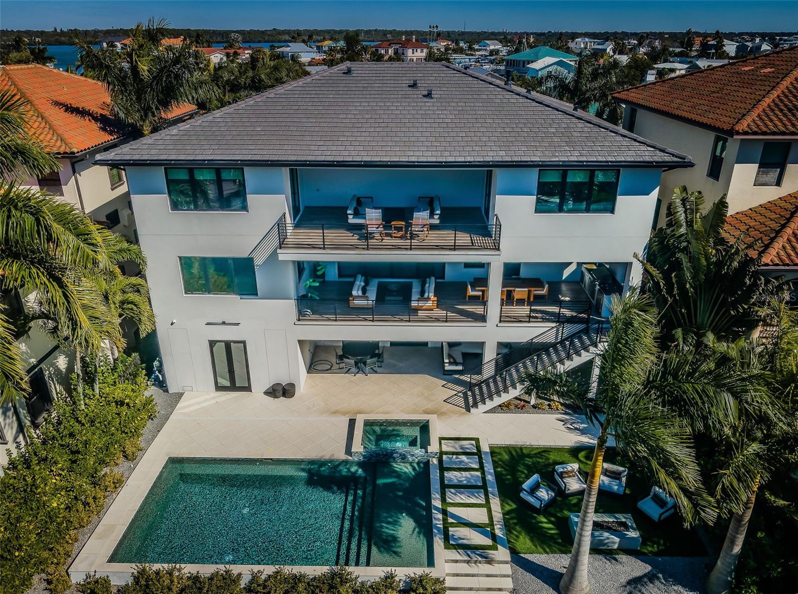 218 SYDNEY LN, REDINGTON SHORES, FL, 33708