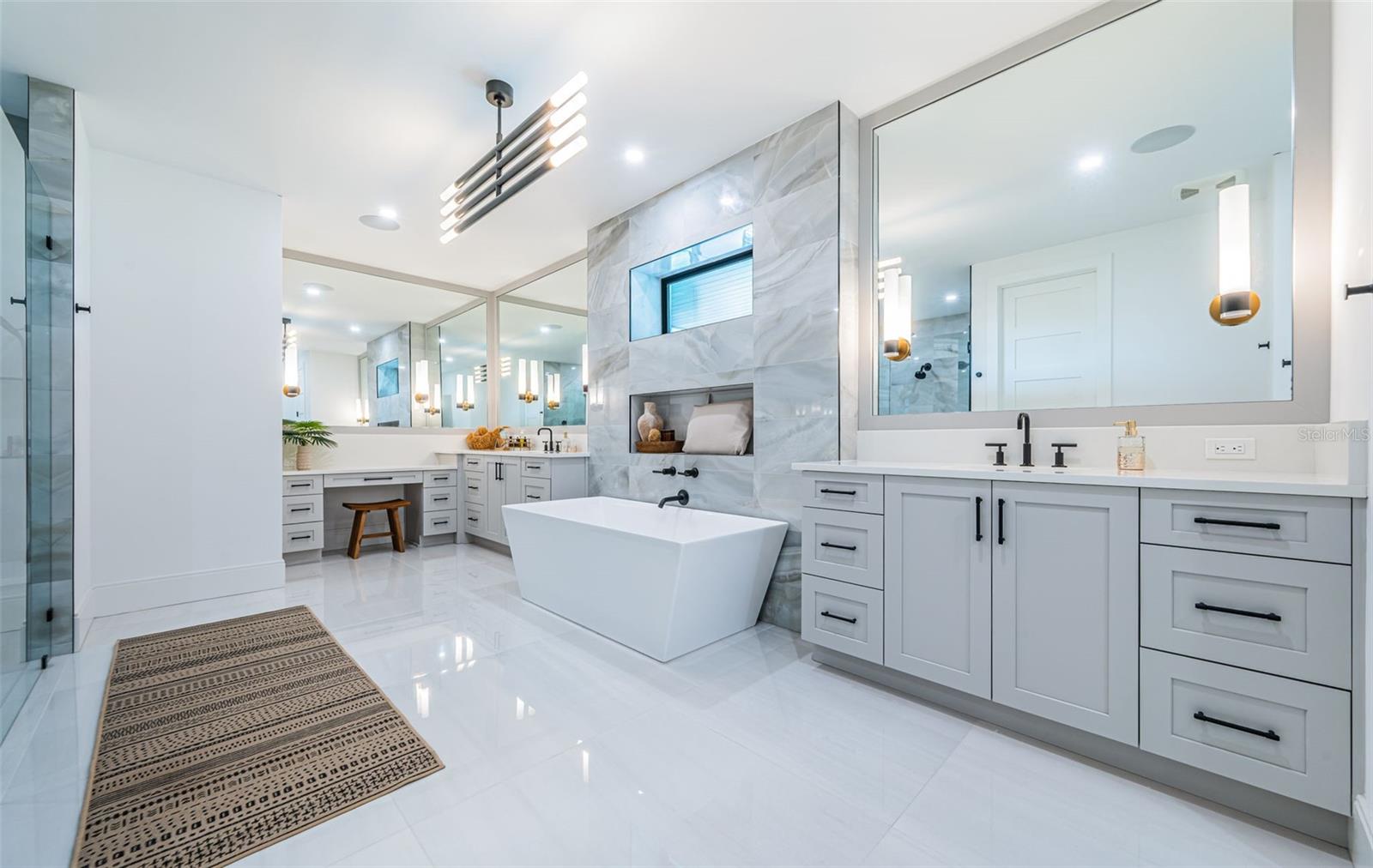 218 SYDNEY LN, REDINGTON SHORES, FL, 33708