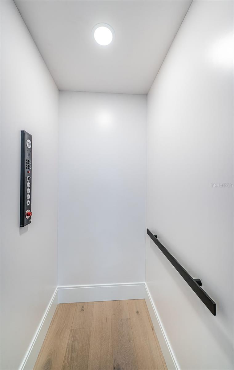 218 SYDNEY LN, REDINGTON SHORES, FL, 33708