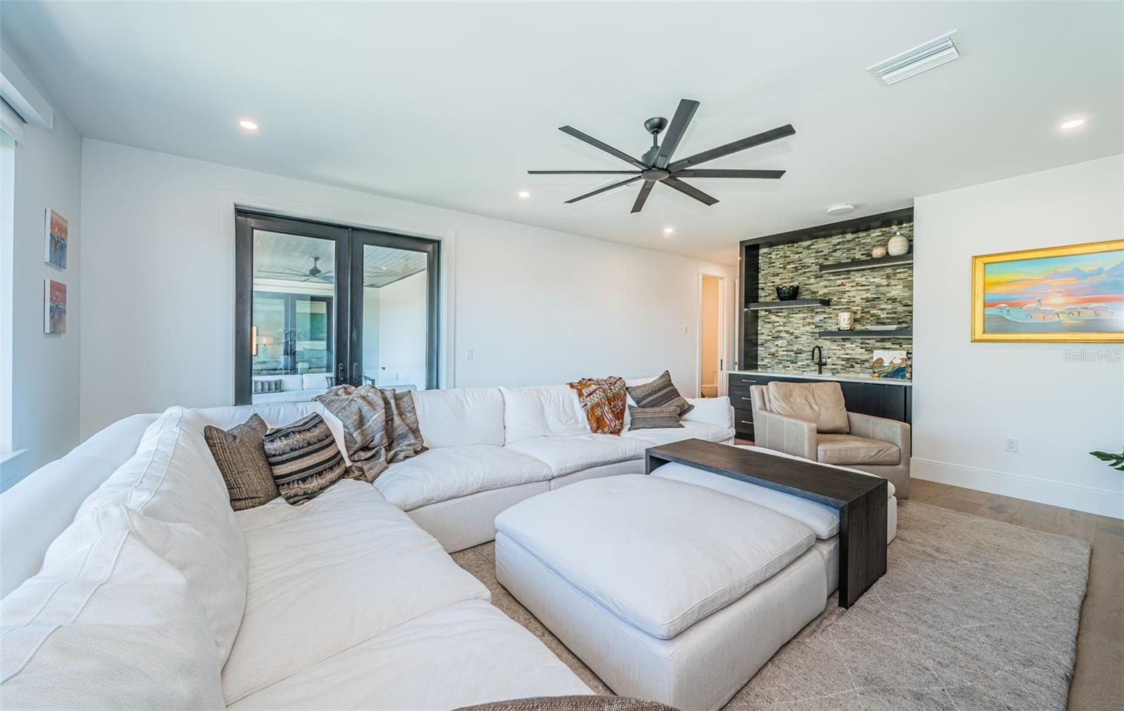 218 SYDNEY LN, REDINGTON SHORES, FL, 33708