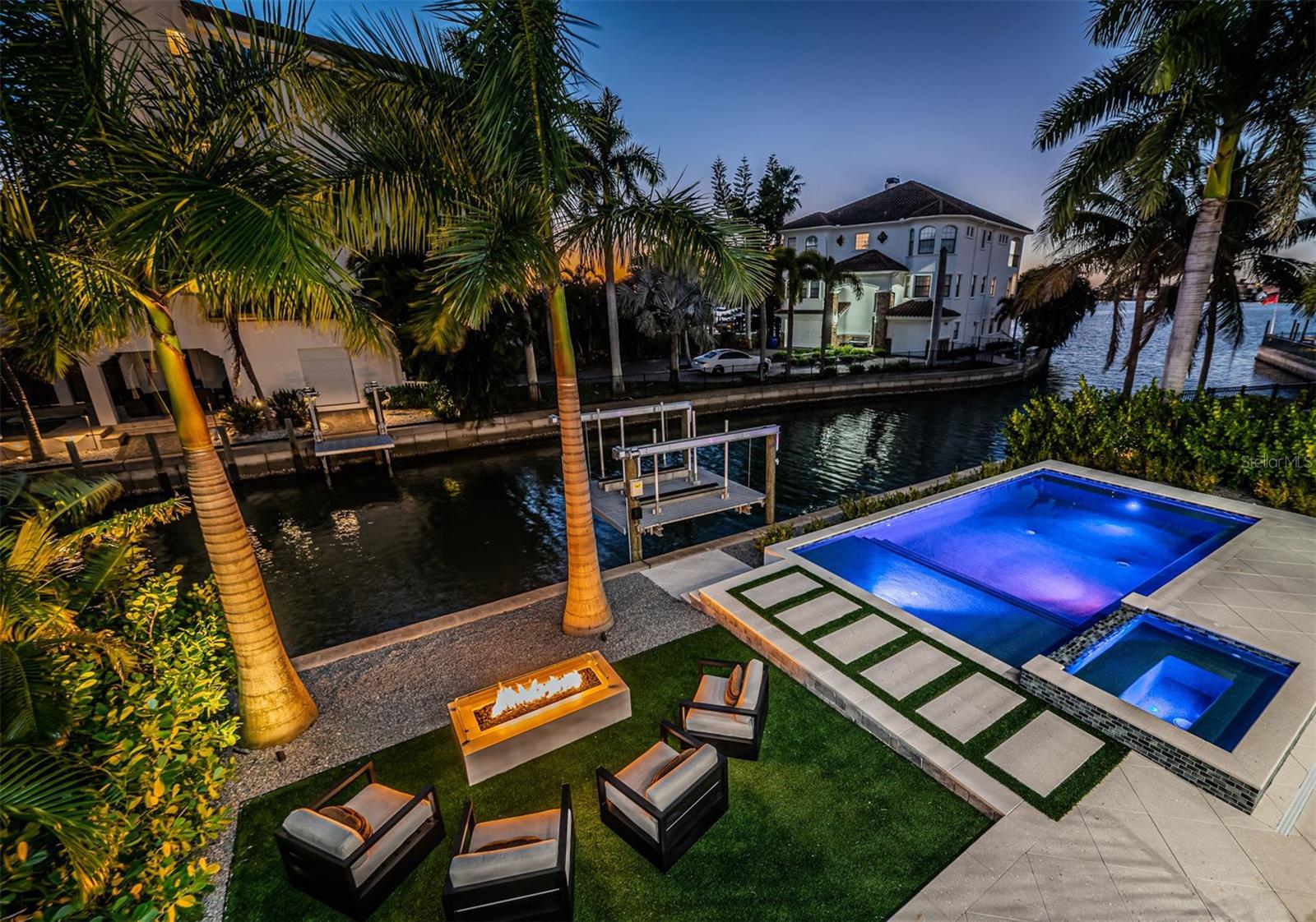 218 SYDNEY LN, REDINGTON SHORES, FL, 33708