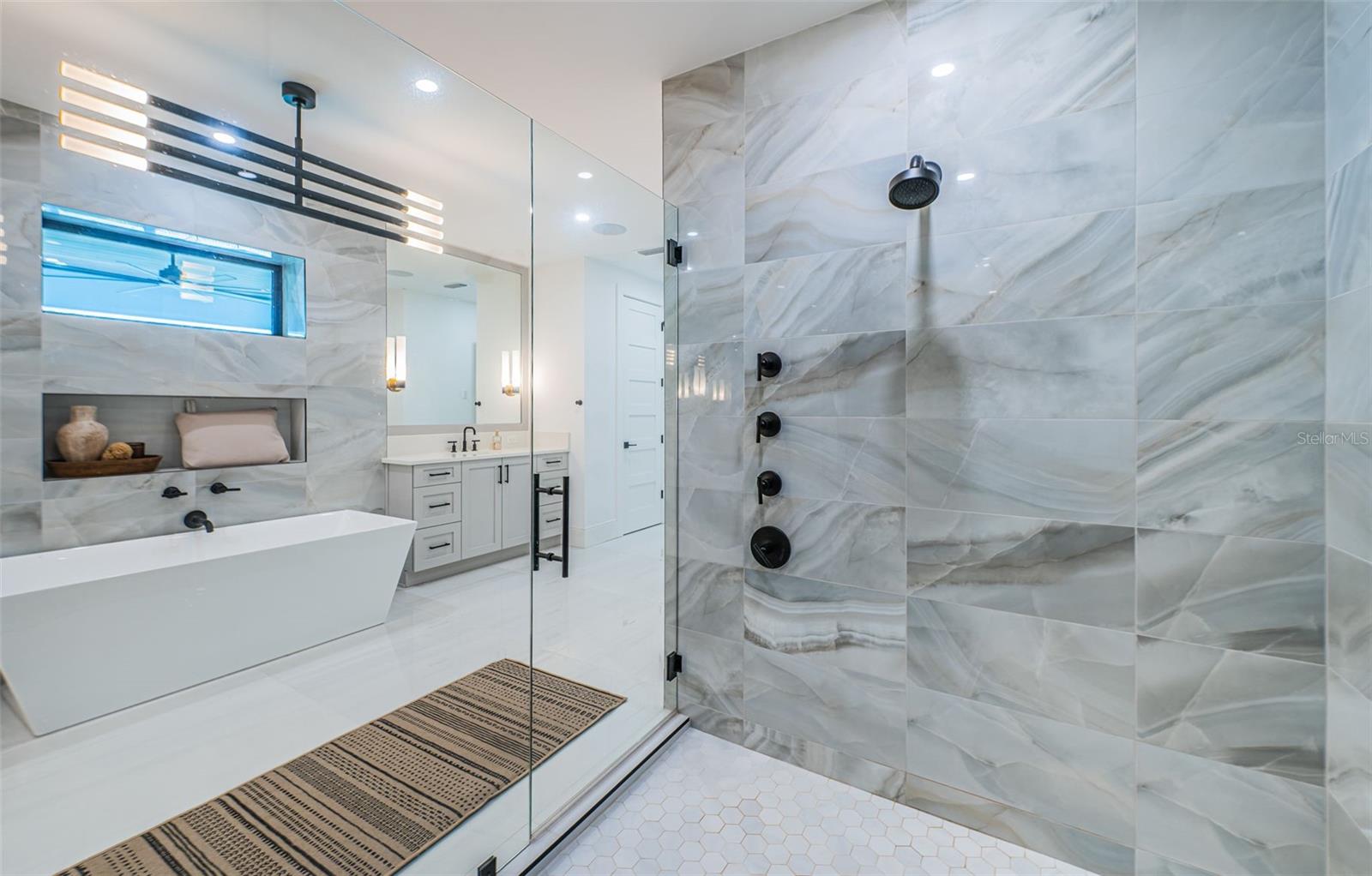 218 SYDNEY LN, REDINGTON SHORES, FL, 33708