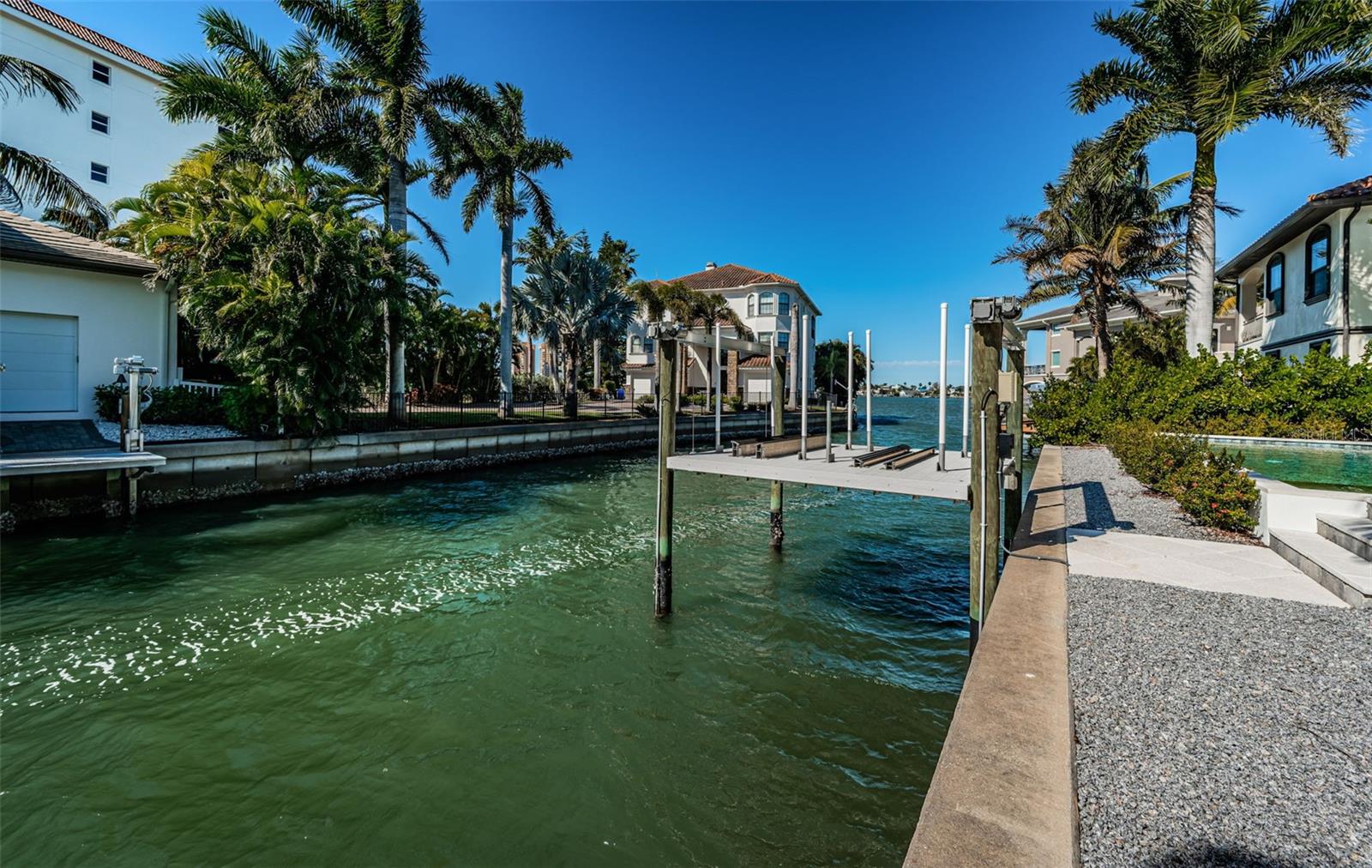 218 SYDNEY LN, REDINGTON SHORES, FL, 33708