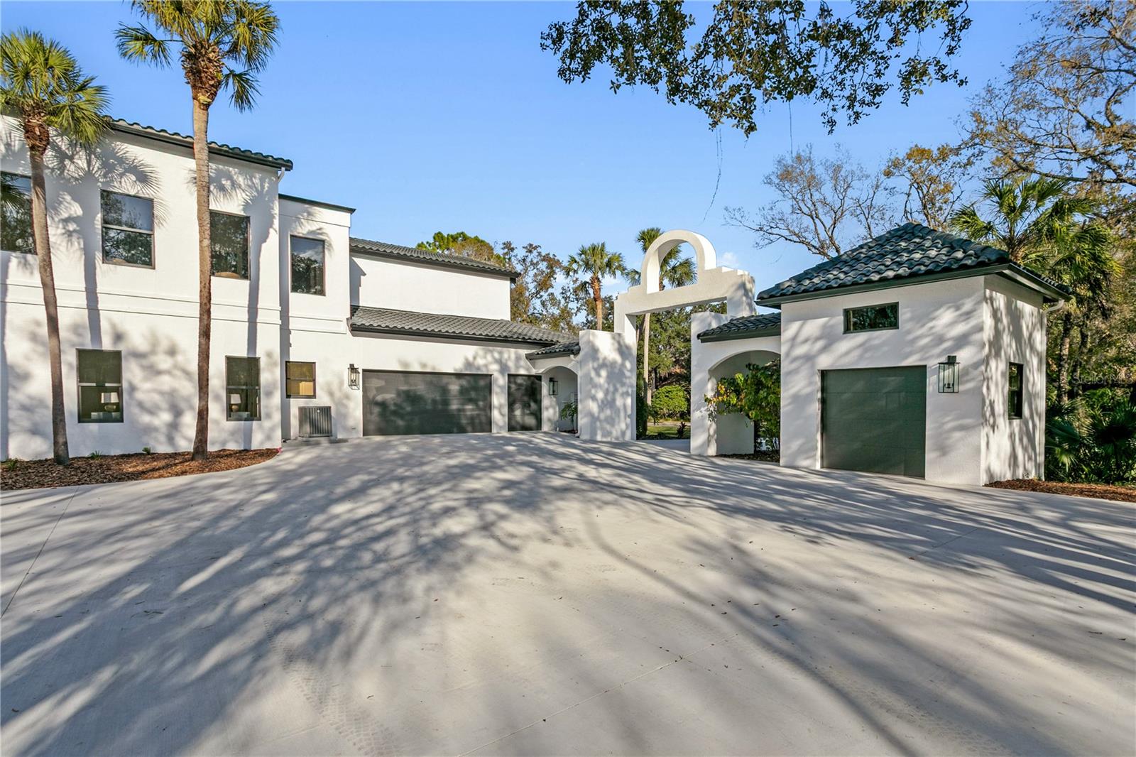 TB8467542 Property Photo